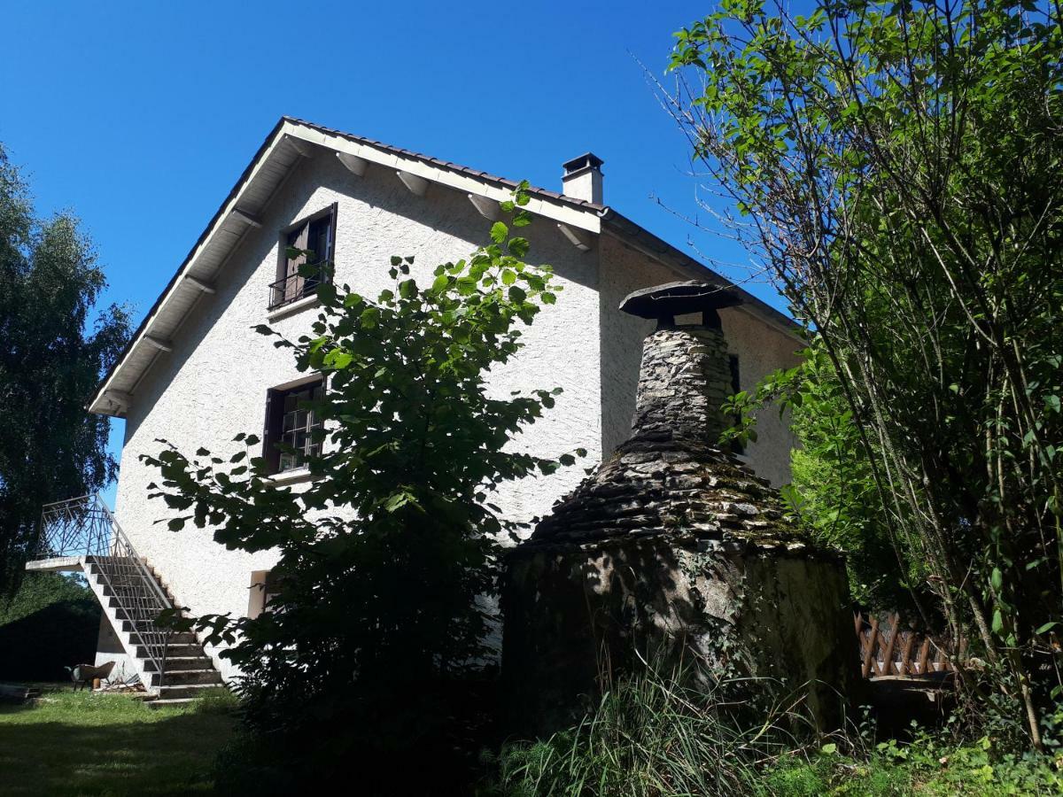 Location De Vacances A Gourdon En Bouriane Bagian luar foto