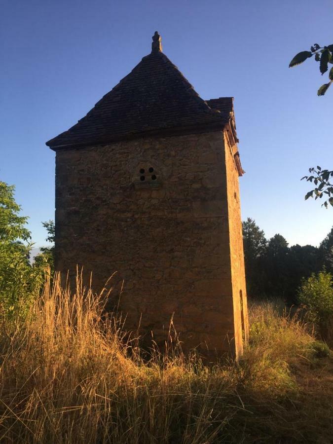 Location De Vacances A Gourdon En Bouriane Bagian luar foto